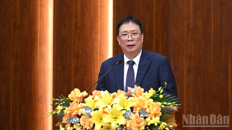 Giáo sư, Viện sĩ Châu Văn Minh, Chủ tịch Viện Hàn lâm Khoa học và Công nghệ Việt Nam. (Ảnh: TRẦN HẢI)