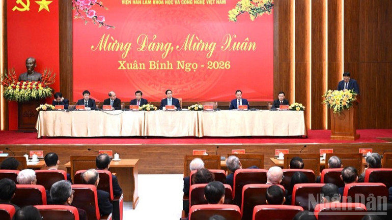 Quang cảnh buổi làm việc. (Ảnh: TRẦN HẢI)