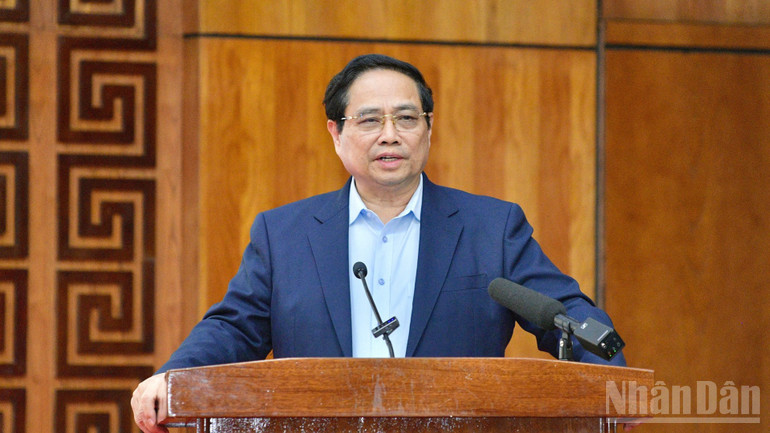Thủ tướng Phạm Minh Chính phát biểu ý kiến chỉ đạo cuộc làm việc. (Ảnh: Thanh Giang)