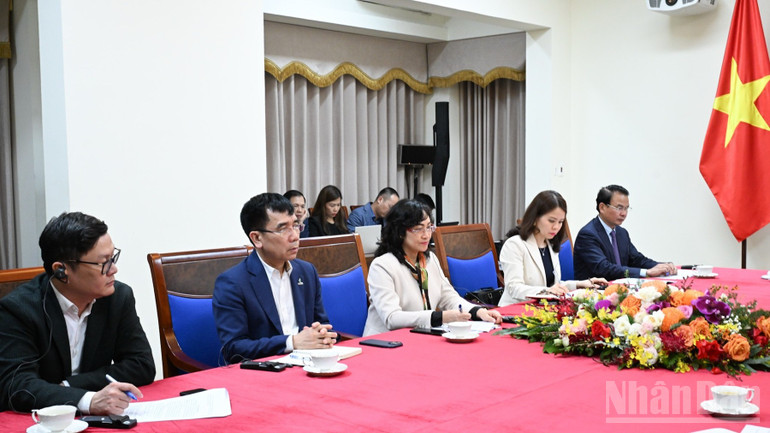 Lãnh đạo các bộ, ngành tham dự cuộc điện đàm. (Ảnh: Trần Hải)