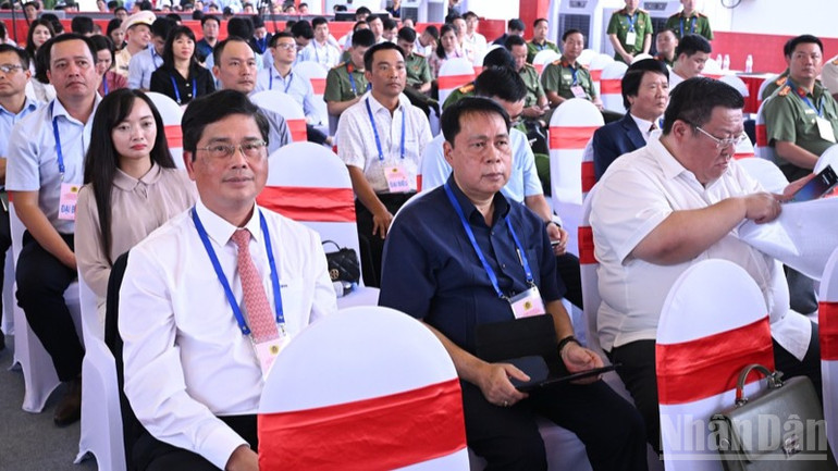 Các đại biểu tham dự Lễ khai trương. (Ảnh: TRẦN HẢI) ndo_br_d10-7465.jpg