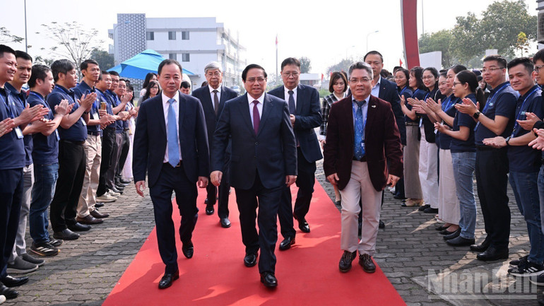 Thủ tướng Chính phủ Phạm Minh Chính tới dự khánh thành công trình Trung tâm Vũ trụ Việt Nam và Khai mạc "Diễn đàn vũ trụ Việt Nam-Nhật Bản 2026: hợp tác cho kỷ nguyên mới". (Ảnh: TRẦN HẢI)