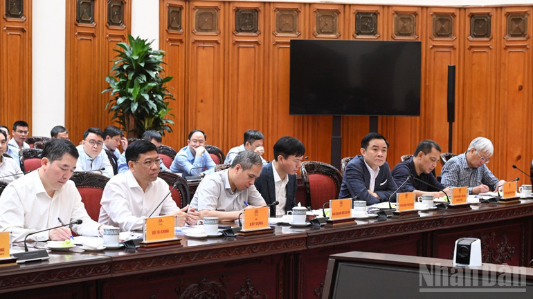 C&aacute;c đại biểu tham dự cuộc l&agrave;m việc. (Ảnh: Trần Hải)