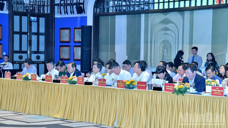 Các đại biểu tham dự phiên họp. (Ảnh: Thanh Giang)