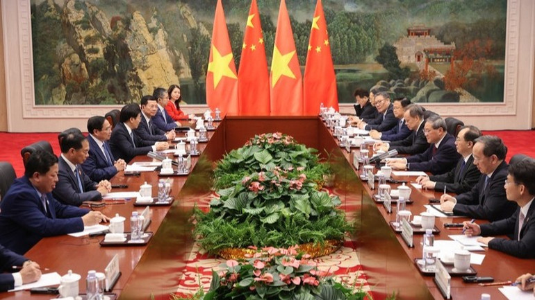 Hai Thủ tướng nhất trí đánh giá quan hệ hai Đảng, hai nước đã có những bước chuyển mạnh mẽ, thực chất với nhiều điểm sáng tích cực. (Ảnh: VGP/NHẬT BẮC) h4-6575.jpg