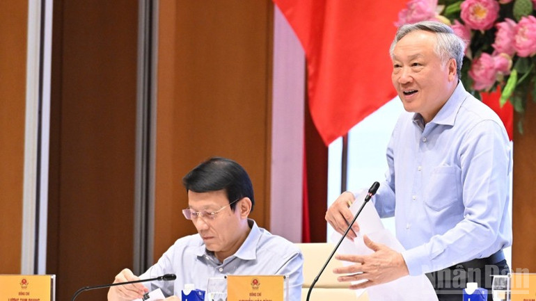 Phó Thủ tướng Thường trực Chính phủ Nguyễn Hòa Bình phát biểu ý kiến tại hội nghị. (Ảnh: TRẦN HẢI) ndo_br_a6-3635.jpg