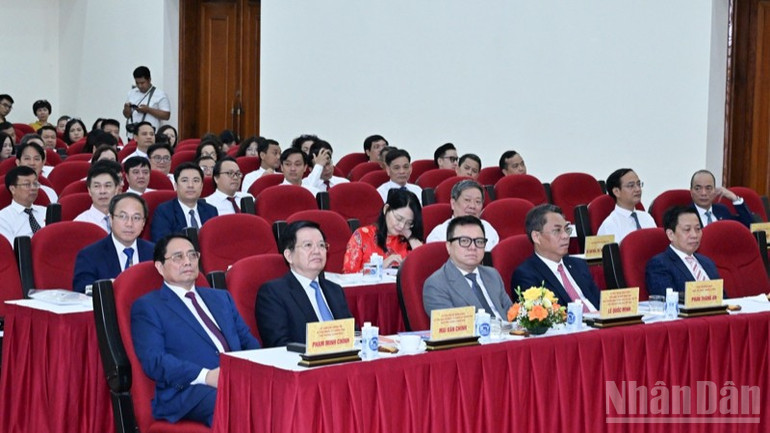 Bí thư Đảng ủy Chính phủ, Thủ tướng Chính phủ Phạm Minh Chính và các đại biểu tham dự đại hội. (Ảnh: TRẦN HẢI) ndo_br_b3-7020.jpg