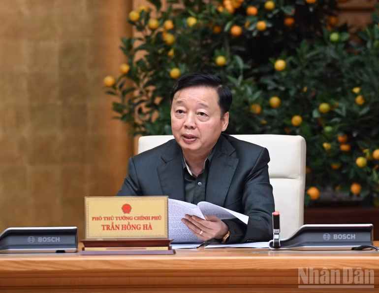 Phó Thủ tướng Chính phủ Trần Hồng Hà phát biểu ý kiến tại cuộc họp. (Ảnh: Trần Hải)