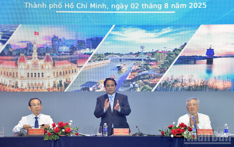 Thủ tướng Phạm Minh Chính chủ trì hội nghị. (Ảnh: Thanh Giang) Thủ tướng Phạm Minh Chính chủ trì hội nghị. (Ảnh: Thanh Giang)
