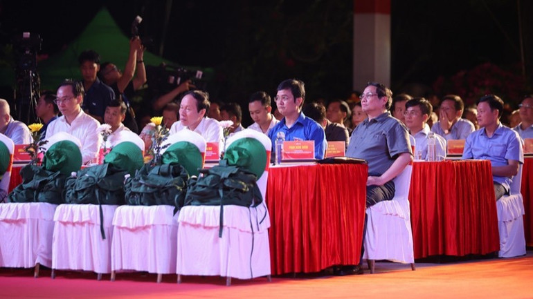 Thủ tướng Phạm Minh Chính và các đại biểu tham dự buổi lễ (Ảnh: Nhật Bắc/VGP). d4-5249-3040-3908.jpg