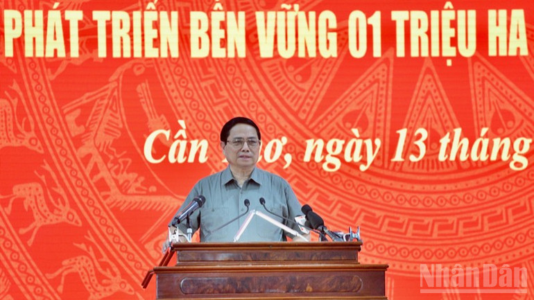 Thủ tướng Chính phủ Phạm Minh Chính phát biểu ý kiến tại hội nghị. (Ảnh: THANH GIANG) ndo_br_a3-3025.jpg