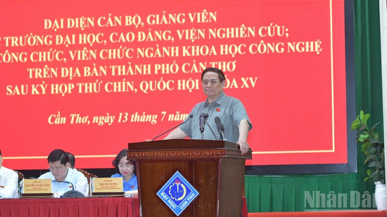 Thủ tướng Chính phủ Phạm Minh Chính phát biểu ý kiến tại Hội nghị tiếp xúc cử tri. (Ảnh: Thanh Giang) ndo_br_b7-7464.jpg