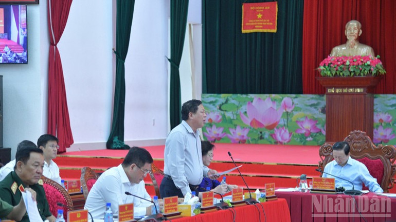 Bộ trưởng Xây dựng Trần Hồng Minh phát biểu ý kiến tại hội nghị. (Ảnh: THANH GIANG) ndo_br_a5-5334.jpg