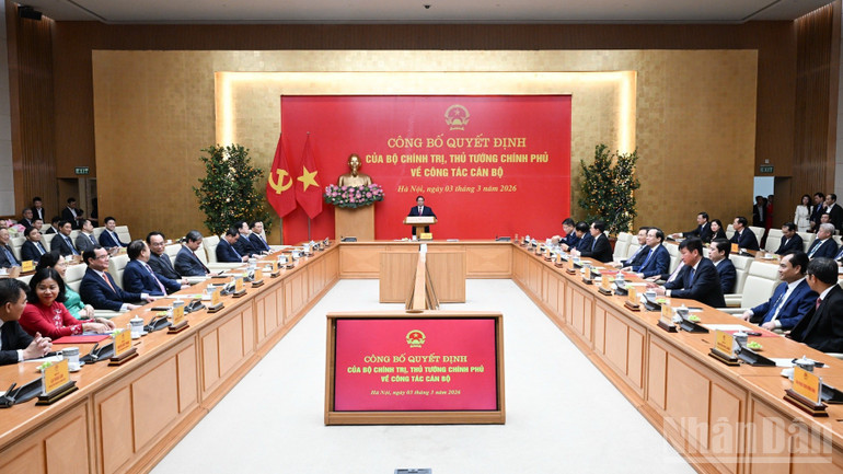 Quang cảnh lễ công bố. (Ảnh: TRẦN HẢI)