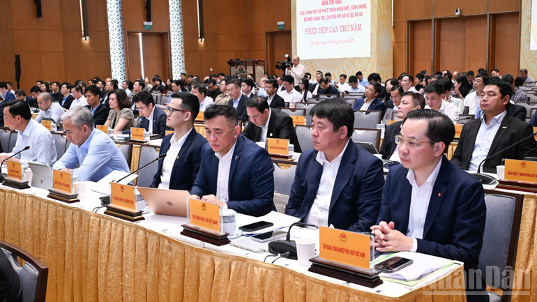 ប្រតិភូចូលរួមកិច្ចប្រជុំ។ (រូបថត៖ ត្រាន់ ហៃ) ndo_br_a6-6975.jpg