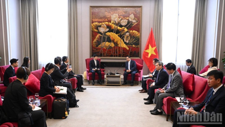 Quang cảnh buổi tiếp. (Ảnh: TRẦN HẢI)