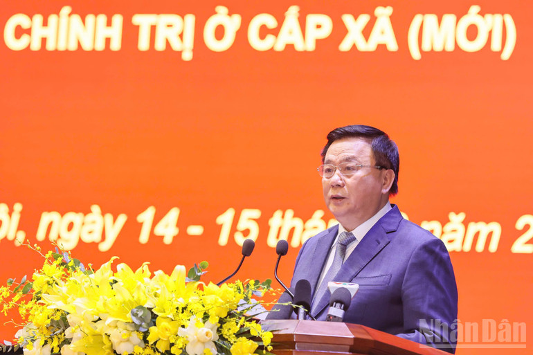 Đồng chí Nguyễn Xuân Thắng, Ủy viên Bộ Chính trị, Giám đốc Học viện Chính trị Quốc gia Hồ Chí Minh, Chủ tịch Hội đồng Lý luận Trung ương phát biểu tại hội nghị. ndo_br_a6.jpg