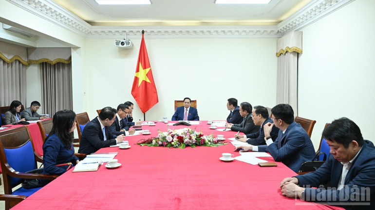 Scène de l'appel téléphonique. (Photo : TRAN HAI) ndo_br_a3-5656.jpg