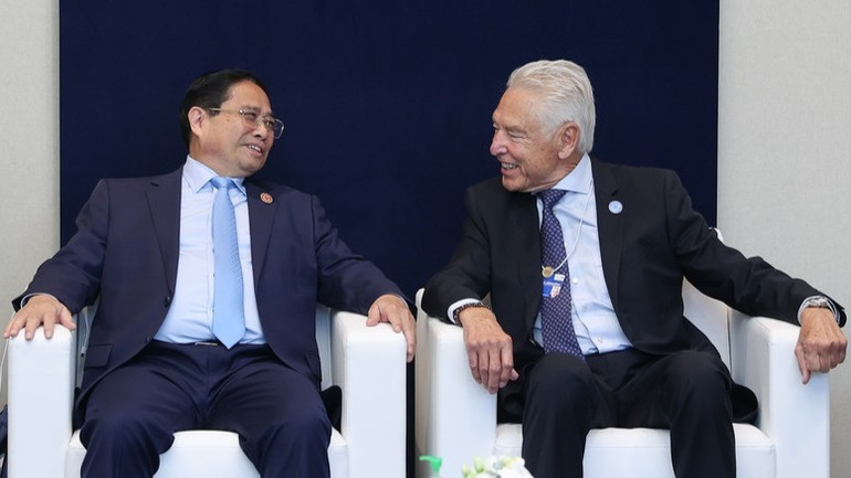 Ông Peter Brabeck-Letmathe khẳng định coi trọng, đánh giá cao sự tham gia, đóng góp chủ động và tích cực của Việt Nam tại các hội nghị WEF; đánh giá cao công tác điều hành nền kinh tế linh hoạt, hiệu quả và đường lối chính sách đối ngoại độc lập, tự chủ, đa phương hóa, đa dạng hóa của Việt Nam. (Ảnh: VGP/Nhật Bắc) anh-2-6528.jpg