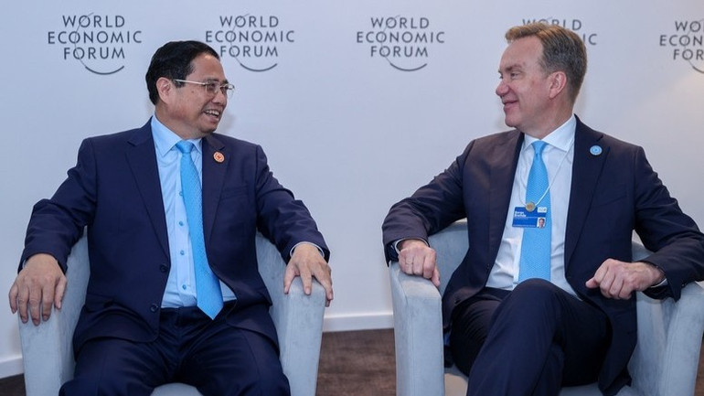 Thủ tướng Phạm Minh Chính và Chủ tịch điều hành WEF Borge Brende. (Ảnh: VGP/Nhật Bắc) anh-3-6845.jpg