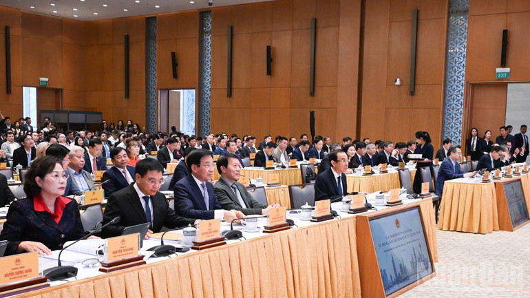 Các đồng chí lãnh đạo, đại biểu tham dự hội nghị. (Ảnh: Trần Hải)