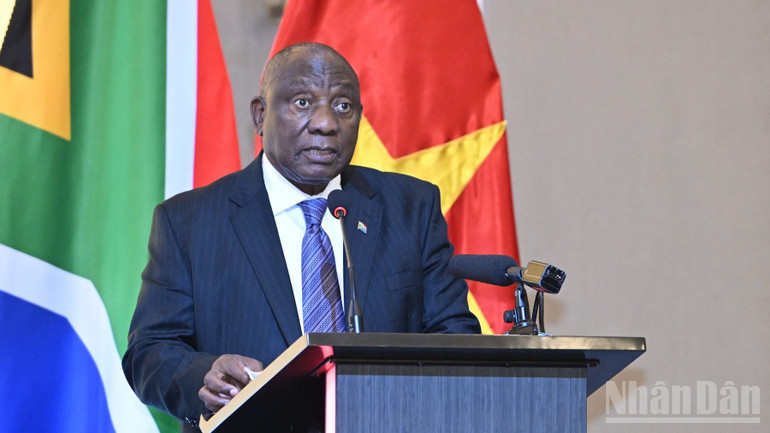 Tổng thống Matamela Cyril Ramaphosa dự Diễn đàn Doanh nghiệp Việt Nam-Nam Phi. (Ảnh: Trần Hải) ndo_br_b7-3637-6175.jpg