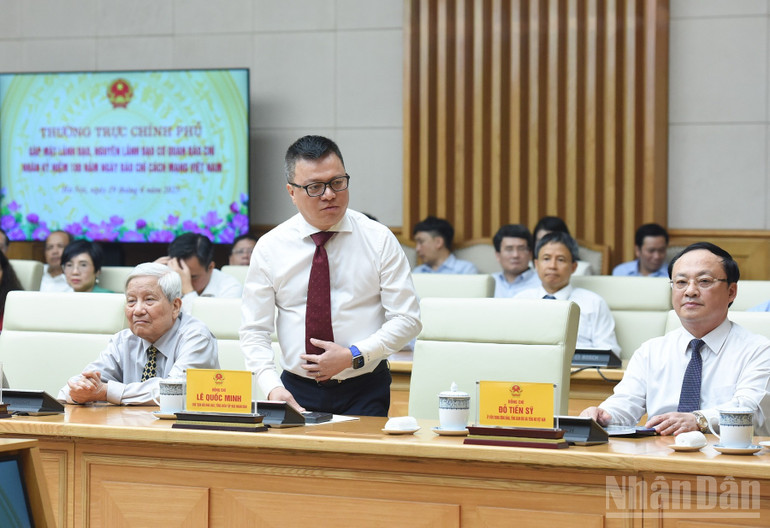 Đồng chí Lê Quốc Minh, Tổng Biên tập Báo Nhân Dân, Phó Trưởng Ban Tuyên giáo và Dân vận Trung ương, Chủ tịch Hội Nhà báo Việt Nam phát biểu ý kiến. (Ảnh: Trần Hải) ndo_br_bao7.jpg