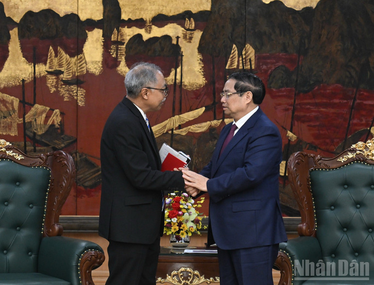 Thủ tướng Chính phủ Phạm Minh Chính và Đại sứ Cộng hòa Indonesia tại Việt Nam Adam Mulawarman Tugio. (Ảnh: TRẦN HẢI)