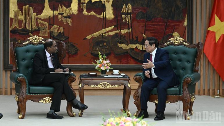 Thủ tướng Chính phủ Phạm Minh Chính tiếp Đại sứ Singapore tại Việt Nam Jaya Ratnam. (Ảnh: TRẦN HẢI) Thủ tướng Chính phủ Phạm Minh Chính tiếp Đại sứ Singapore tại Việt Nam Jaya Ratnam. (Ảnh: TRẦN HẢI)