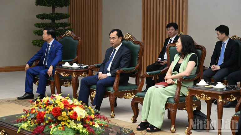 Phó Thủ tướng Trần Hồng Hà cùng lãnh đạo một số bộ, ngành tham dự buổi tiếp. (Ảnh: TRẦN HẢI)