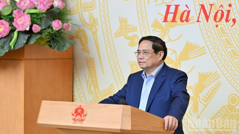 នាយករដ្ឋមន្ត្រី Pham Minh Chinh ថ្លែងសុន្ទរកថាក្នុងសន្និសីទ។ (រូបថត៖ ត្រាន់ ហៃ) ndo_br_a3-5188.jpg