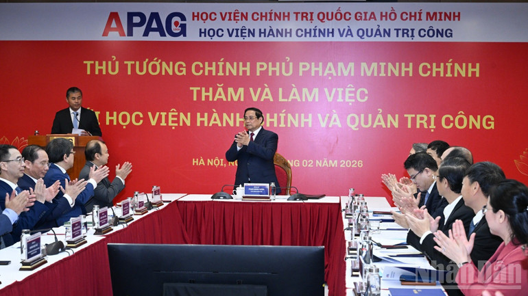 Thủ tướng Phạm Minh Chính chủ trì buổi làm việc với Học viện Hành chính và Quản trị công. (Ảnh: Trần Hải)