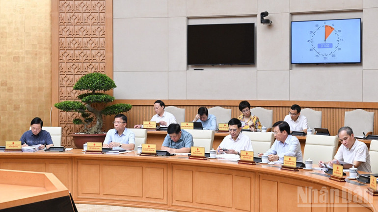 Các thành viên Chính phủ, đại biểu tham dự cuộc họp. ndo_br_a3-9158.jpg