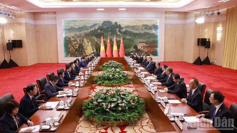 Thủ tướng Chính phủ Phạm Minh Chính hội kiến Tổng Bí thư, Chủ tịch Tập Cận Bình. (Ảnh: Nhật Bắc) ndo_br_aa2-6525.jpg