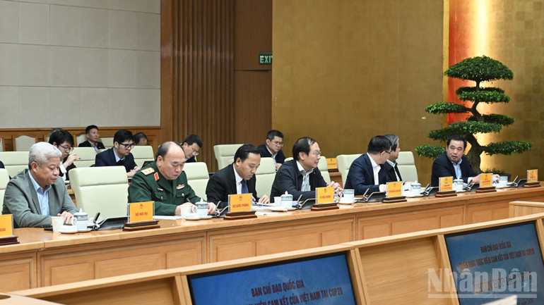 Đại diện lãnh đạo các bộ, ngành, cơ quan tham dự phiên họp. (Ảnh: TRẦN HẢI)