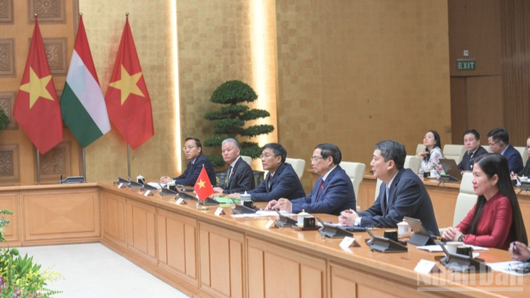 Thủ tướng Phạm Minh Chính và lãnh đạo các bộ, ngành tham dự buổi tiếp. (Ảnh: TRẦN HẢI) ndo_br_d4-4342.jpg