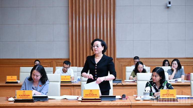 Bộ trưởng Nội vụ Phạm Thị Thanh Trà phát biểu ý kiến tại phiên họp. (Ảnh: TRẦN HẢI) ndo_br_e4-9310.jpg
