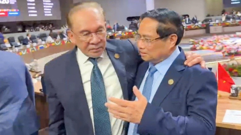 Premiärminister Pham Minh Chinh och Malaysias premiärminister Anwar Ibrahim. (Foto: VGP) malay-7684.jpg