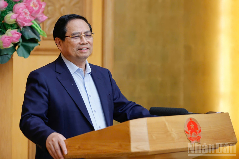 Thủ tướng Phạm Minh Ch&iacute;nh ph&aacute;t biểu &yacute; kiến kết luận cuộc họp.