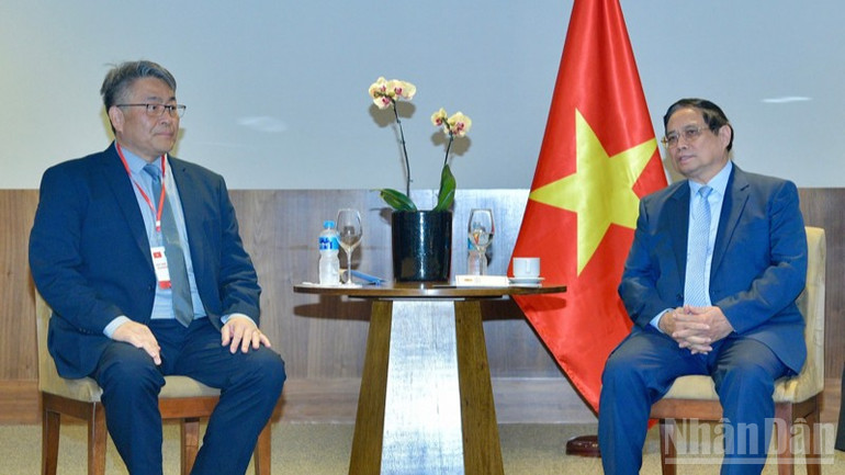 Thủ tướng Phạm Minh Chính tiếp lãnh đạo Công ty Granja Fujikura. (Ảnh: THANH GIANG) ndo_br_b4-3259.jpg