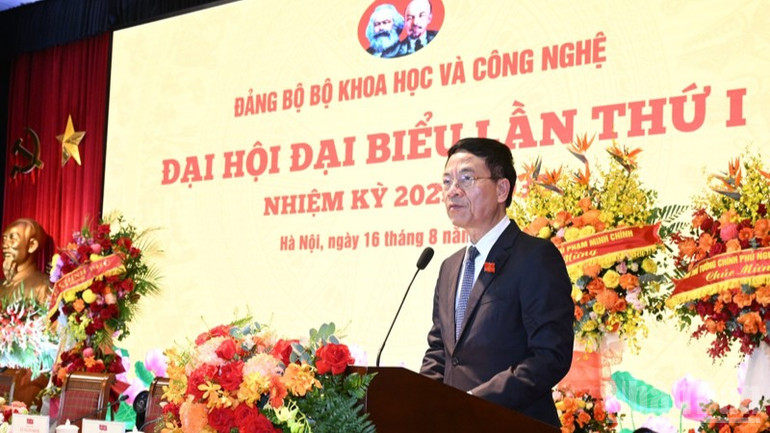 Bộ trưởng Khoa học và Công nghệ Nguyễn Mạnh Hùng phát biểu khai mạc Đại hội. (Ảnh: TRẦN HẢI) ndo_br_b2-3126.jpg