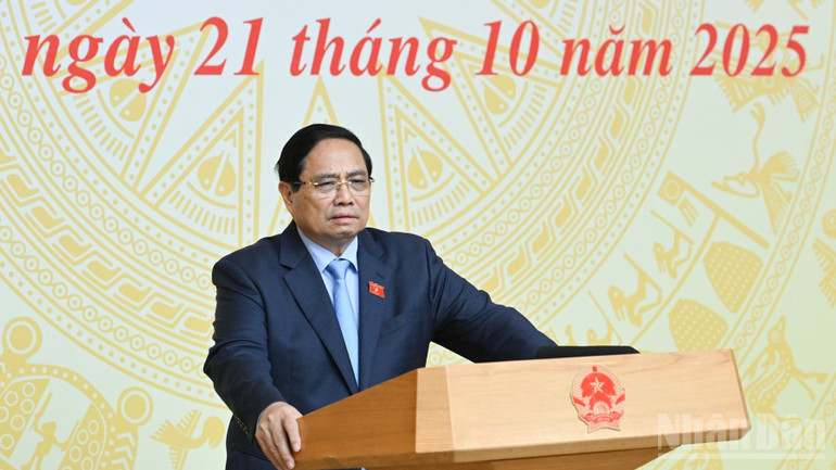 Thủ tướng Phạm Minh Chính phát biểu ý kiến kết luận phiên họp. (Ảnh: TRẦN HẢI) ndo_br_3-1136.jpg