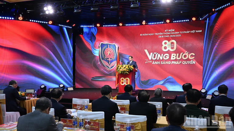 Quang cảnh buổi lễ. (Ảnh: TRẦN HẢI) ndo_br_b2-820.jpg