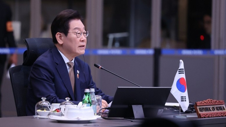 Tổng thống Hàn Quốc Lee Jae-myung phát biểu tại Hội nghị Cấp cao ASEAN+3 lần thứ 28. (Ảnh: VGP/Nhật Bắc) d6-8595-3383.jpg