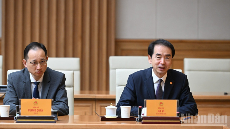 Đại sứ Trung Quốc tại Việt Nam Hà Vĩ phát biểu ý kiến. (Ảnh: Trần Hải)