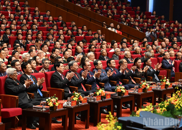 Tổng Bí thư Tô Lâm, các đồng chí lãnh đạo, nguyên lãnh đạo Đảng, Nhà nước, các đại biểu tham dự Đại hội. (Ảnh: TRẦN HẢI) ndo_br_b7.jpg