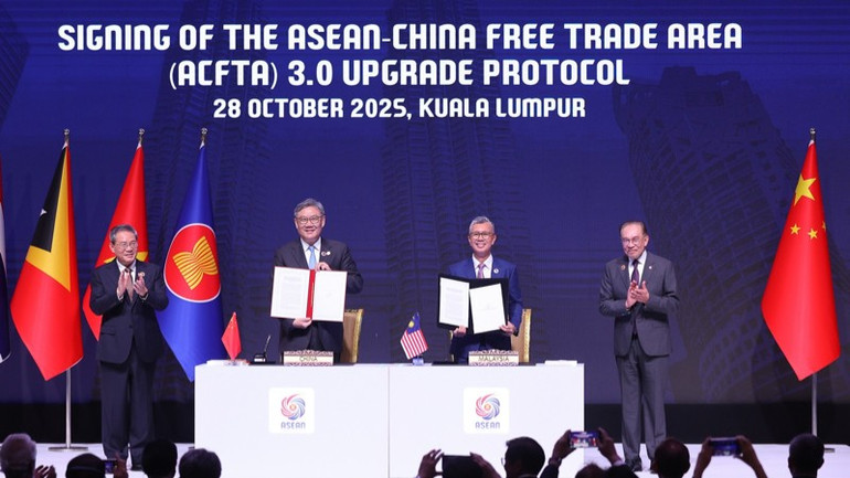 Lễ ký Nghị định thư nâng cấp Hiệp định Thương mại tự do ASEAN-Trung Quốc (ACFTA 3.0). (Ảnh: VGP/Nhật Bắc) a5-8839.jpg