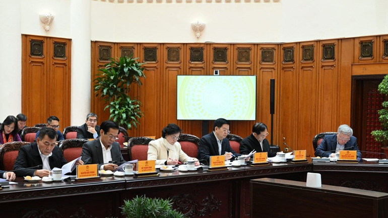 Các Phó Thủ tướng Chính phủ, lãnh đạo các bộ, ngành tham dự cuộc họp. (Ảnh: Trần Hải)