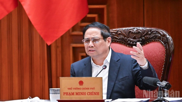 Thủ tướng Phạm Minh Chính phát biểu kết luận cuộc họp. (Ảnh: TRẦN HẢI) ndo_br_c4-8933.jpg