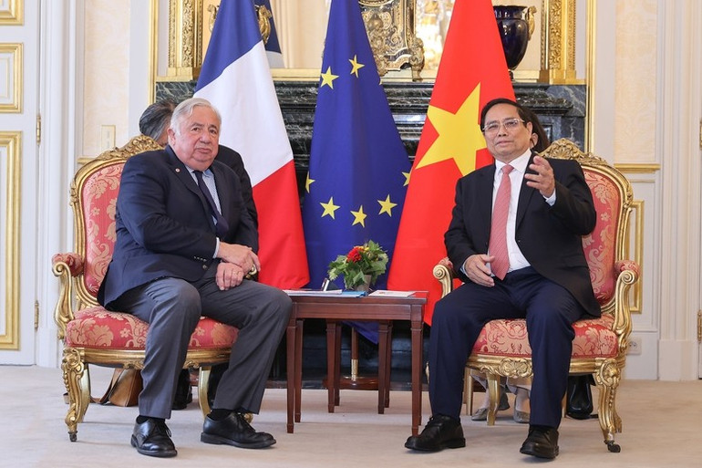 Thủ tướng Phạm Minh Chính hội kiến Chủ tịch Thượng viện Gérard Larcher. (Ảnh: VGP/Nhật Bắc) bb3.jpg